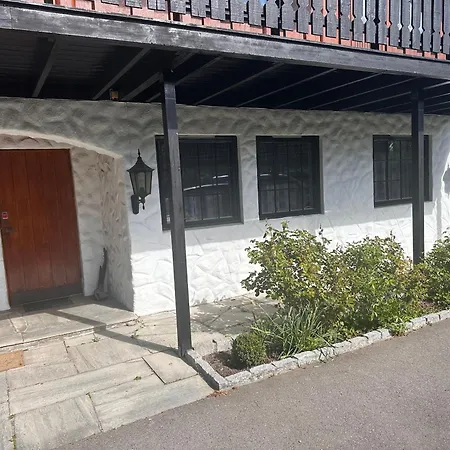 One Bedroom In - 1-2 People